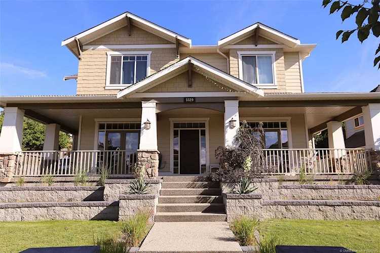 5529 Farron Place Kelowna, BC V1W5H1