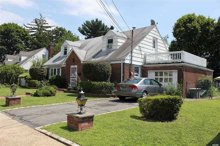 20 Sterling Pl Hempstead, NY 11550