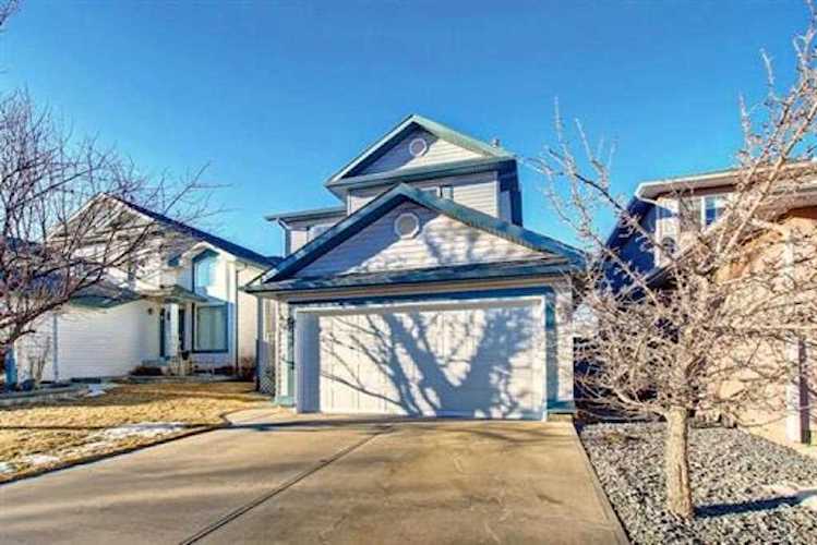 50 Hidden Close NW Calgary, AB T3A 5P8