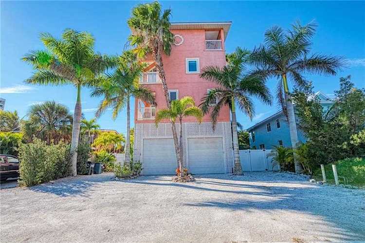 144 Avenida Veneccia #B Sarasota, FL 34242