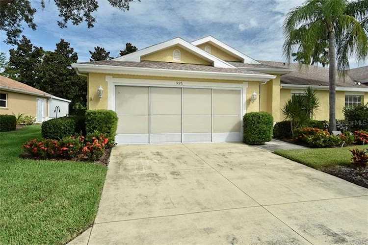 926 Villeroy Greens Dr Sun City Center, FL 33573