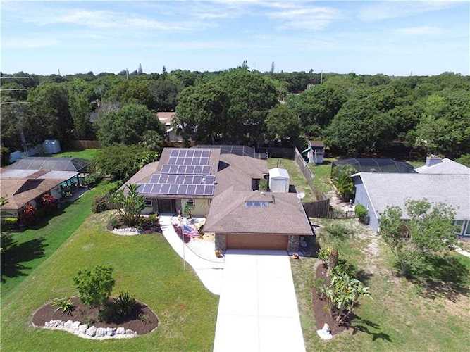 3915 Meadow Creek Dr Sarasota, FL 34233