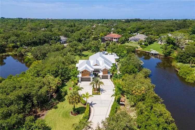 3940 Elysian Woods Ln Sarasota, FL 34231