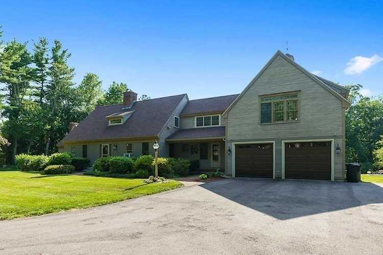 152 Suomi St Paxton, MA 01612
