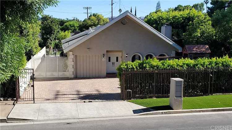16160 Magnolia Boulevard Encino, CA 91436