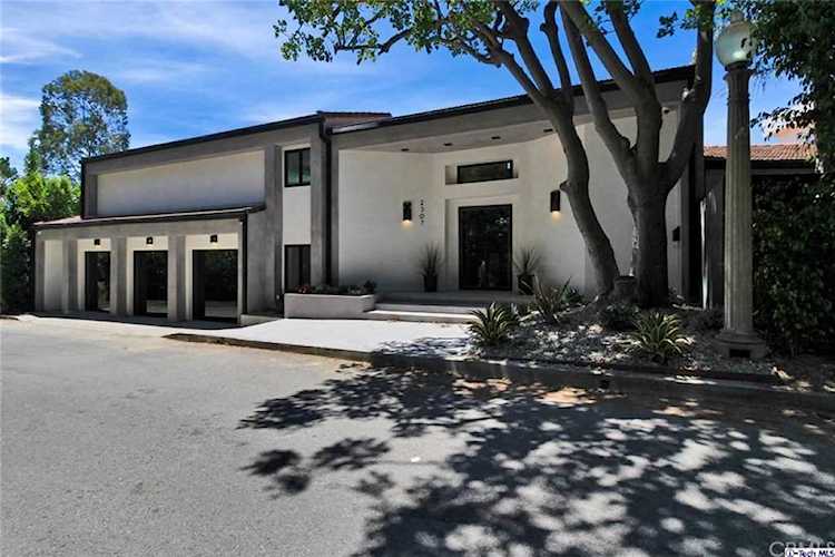 2307 Sunset Plaza Drive Los Angeles, CA 90069