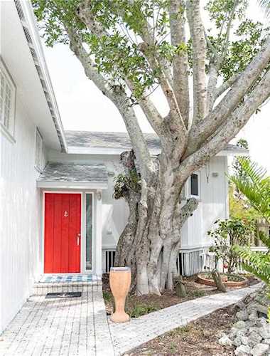 3951 Roberts Point Rd Sarasota, FL 34242