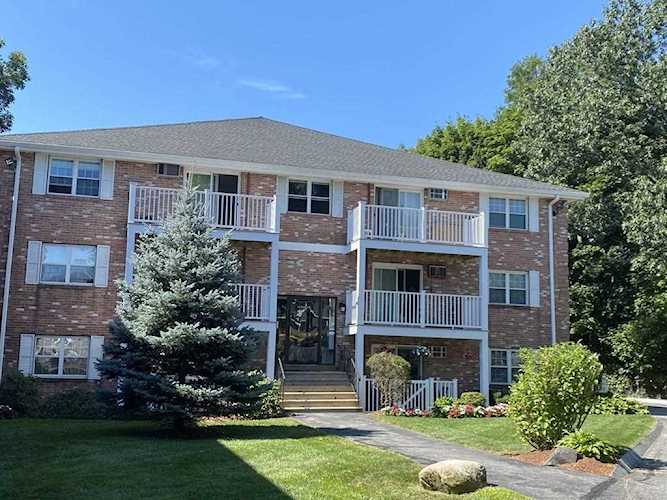 10 Karen Cir #24 Billerica, MA 01821