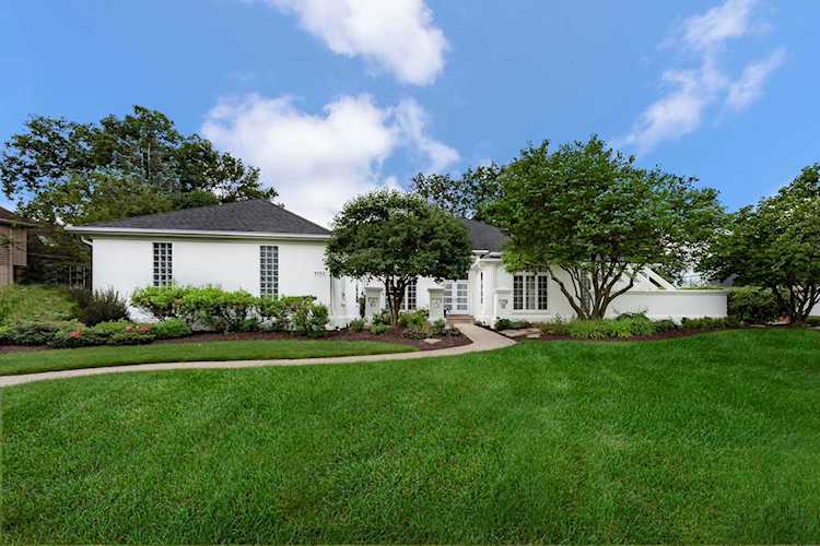 4202 Royal Fox Dr St. Charles, IL 60174