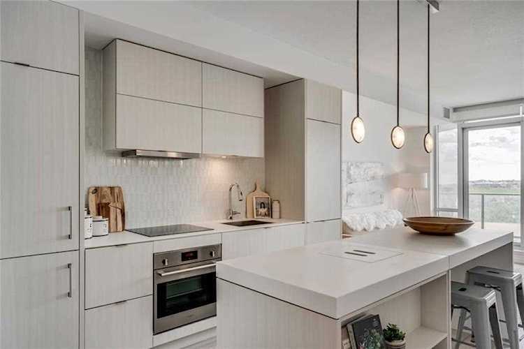 615 6 Ave SE #1705 Calgary, AB T2G 1S2