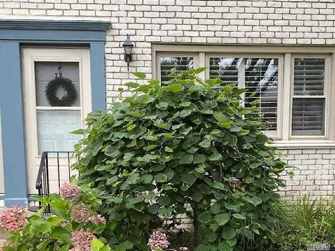 77 Cardinal Lane Islip, NY 11751