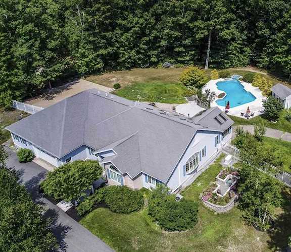 17 Monarch Ave Goffstown, NH 03045