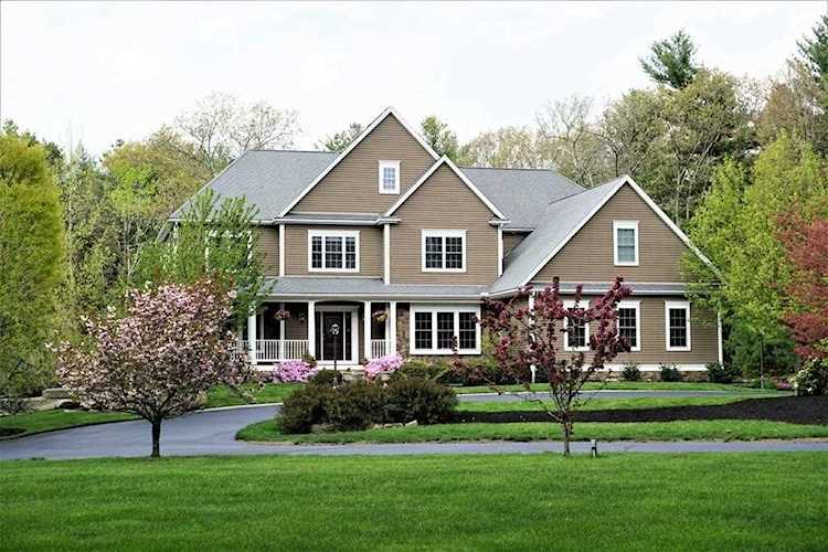 Sutton, 9 Linda Circle, MA, home for sale Photo 1