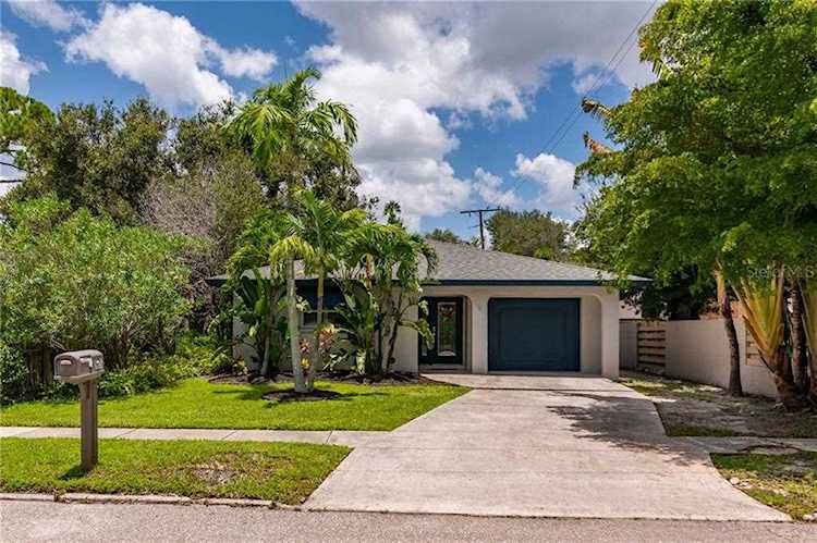 1975 Wisteria St Sarasota, FL 34239