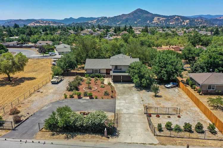 17675 Laurel Road Morgan Hill, CA 95037