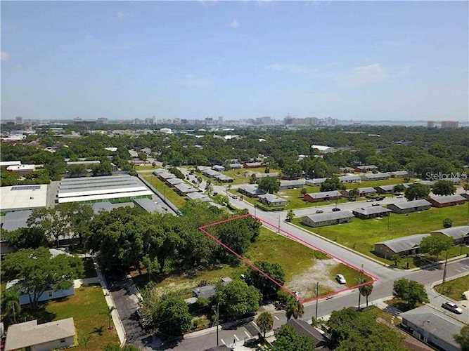 2330 Dixie Ave Sarasota, FL 34234 | MLS A4474255 Photo 1
