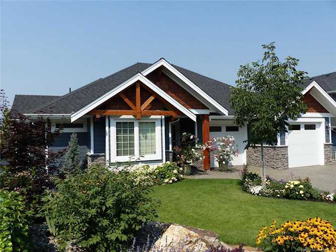 216 Lost Creek Lane Kelowna, BC V1V3B6
