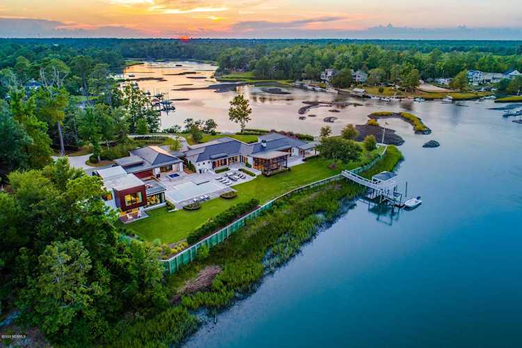 Home For Sale At 1625 Futch Creek Road, Wilmington NC in Porters Neck Plantation Photo 1