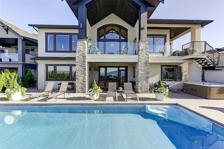 446 Lakepointe Drive Kelowna, BC V1W5K2