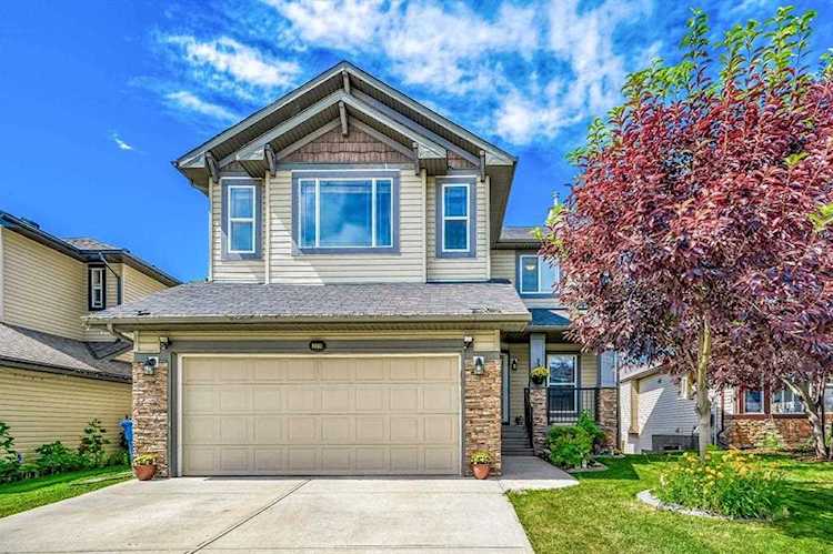 231 Hawkmere View Chestermere, AB T1X 1T8
