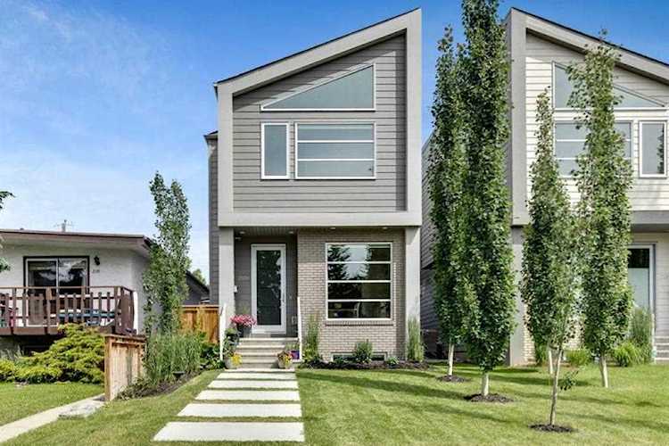 2136 53 Ave SW Calgary, AB T3E 1K8