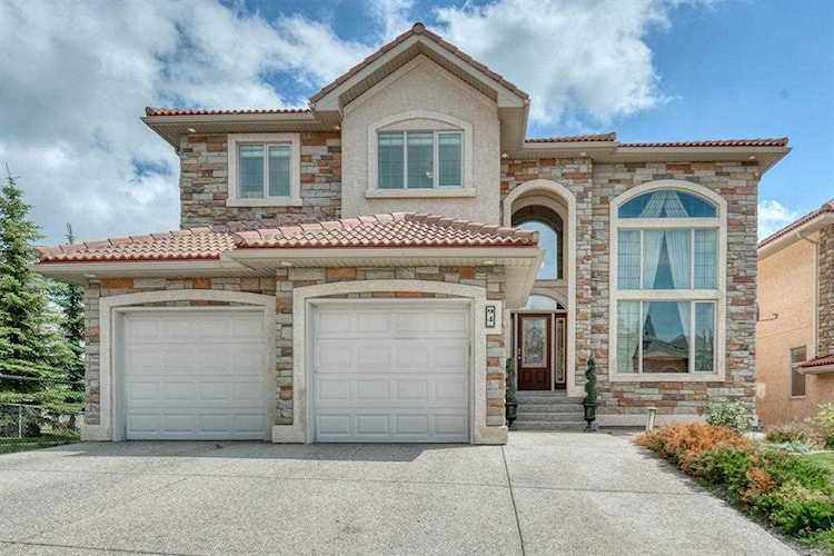 94 Hamptons Manor NW Calgary, AB T3A 6K1
