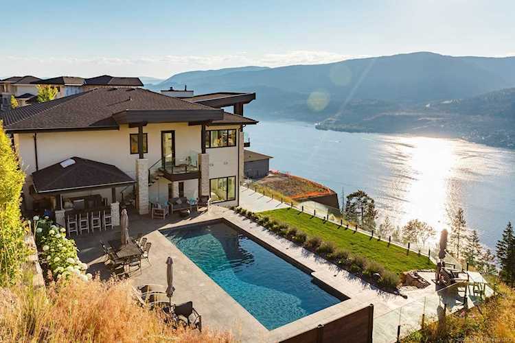 142 Red Sky Court Kelowna, BC V1V3G4