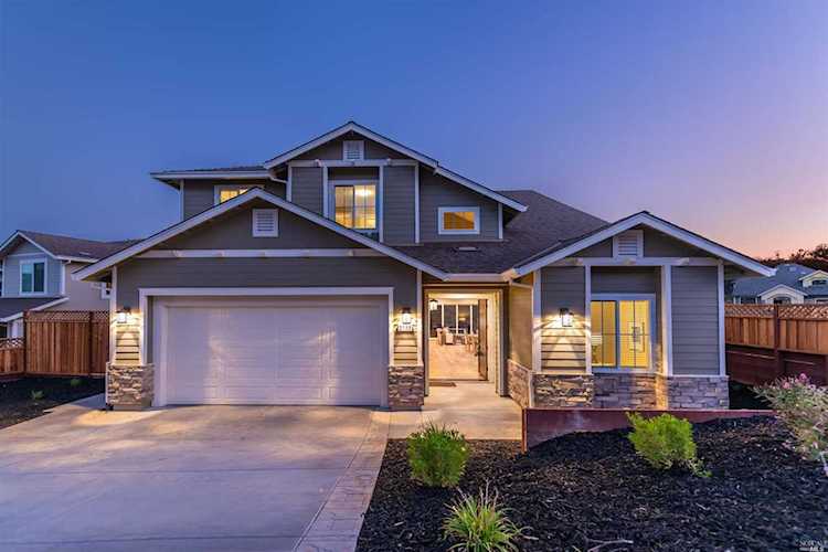 2189 Vintage Circle Santa Rosa, CA 95404