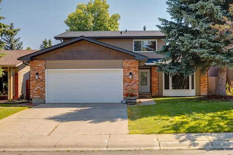 80 Sunmount Close SE Calgary, AB T2X 1V6