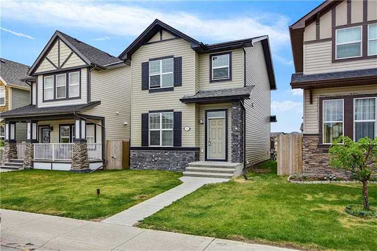75 Skyview Point Rd NE Calgary, AB T3N 0G8