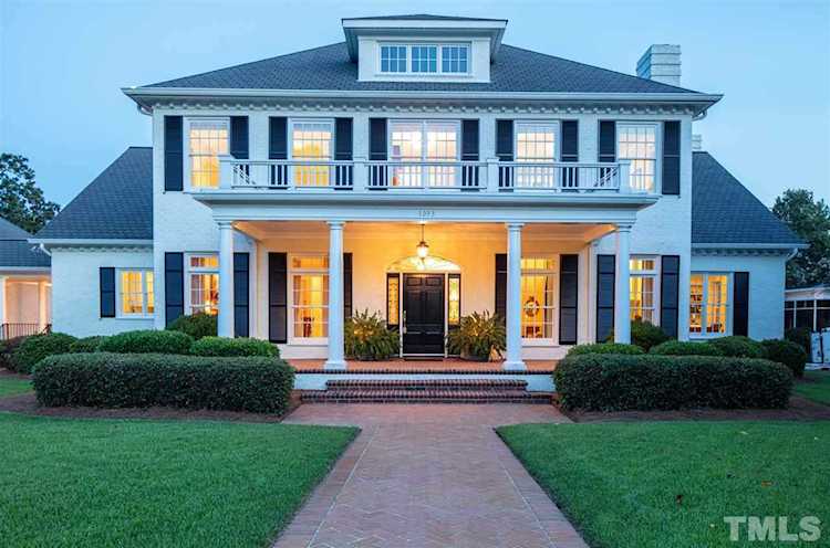 1093 N Lakeside Drive Smithfield, NC 27577