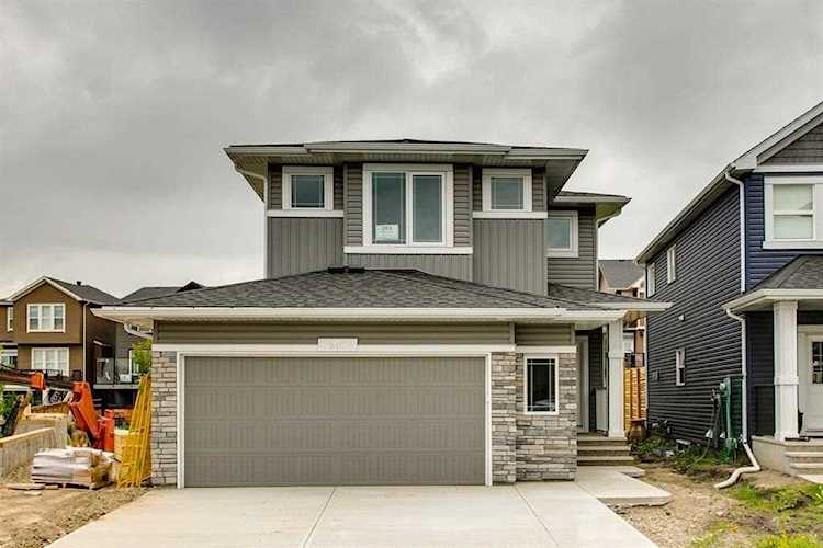 201 Ravenstern Crescent SE Airdrie, AB T4A 0W3