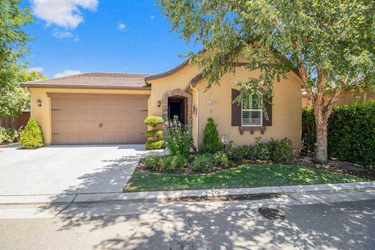 7136 N Inspiration Drive Fresno, CA 93711 | MLS 545863 Photo 1