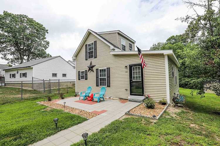 59 Garlact Ave Manchester, NH 03109 | MLS 4821109 Photo 1