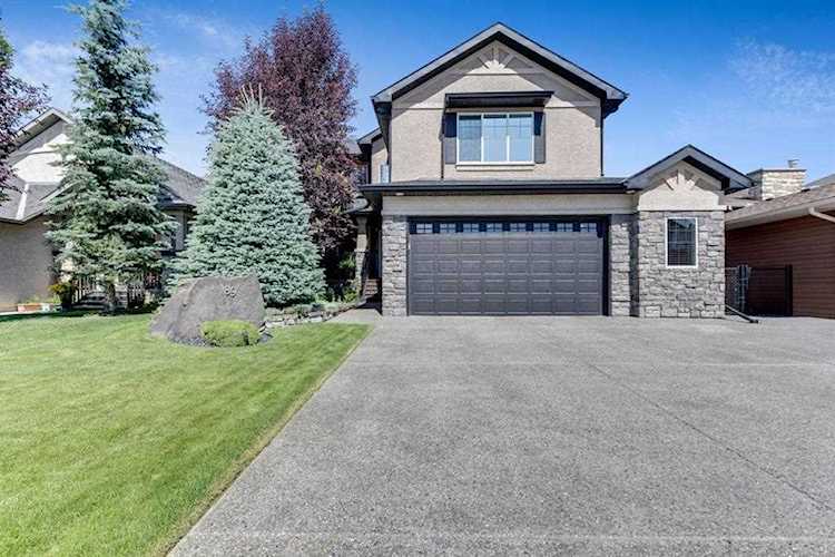 89 Panamount Green NW Calgary, AB T3K 5R7