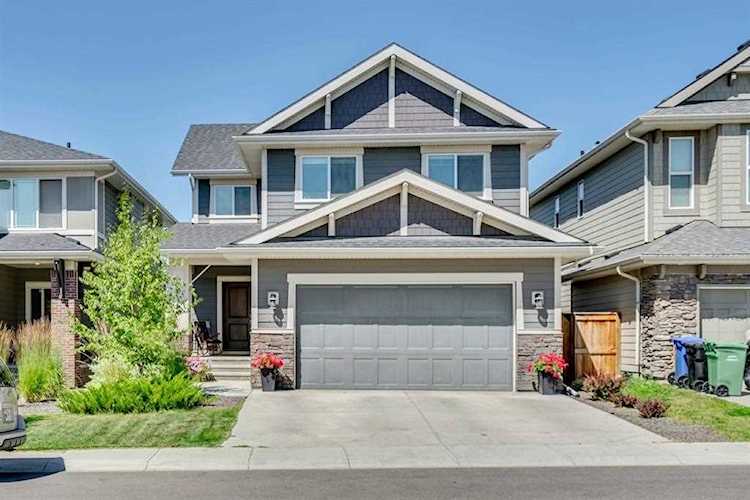 23 Cranbrook Crescent SE Calgary, AB T3M 2C3