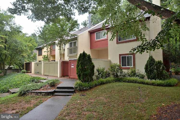 1597 Inlet Ct Reston, VA 20190 | MLS ® VAFX1141400 Photo 1