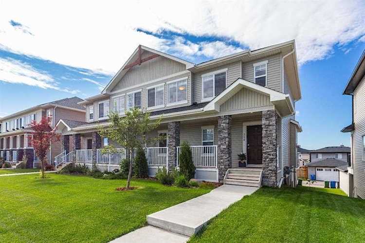 320 Rainbow Falls Green Chestermere, AB T1X 0S4
