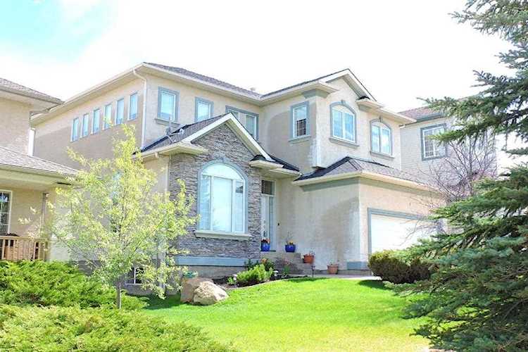 4 Gleneagles View Cochrane, AB T4C 1N9
