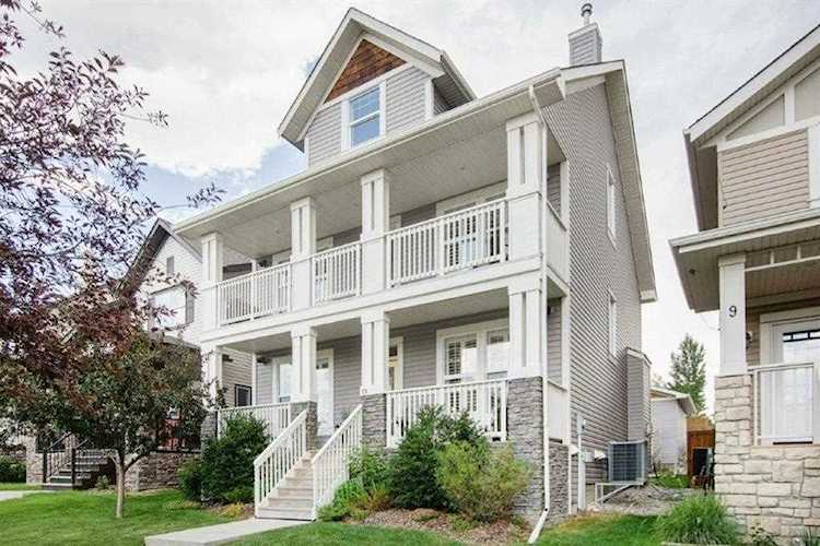 13 Heritage Dr S Cochrane, AB T4C 0E2
