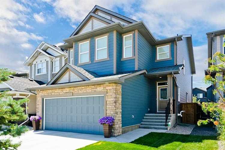 41 Legacy Ln SE Calgary, AB T2X 1Y7