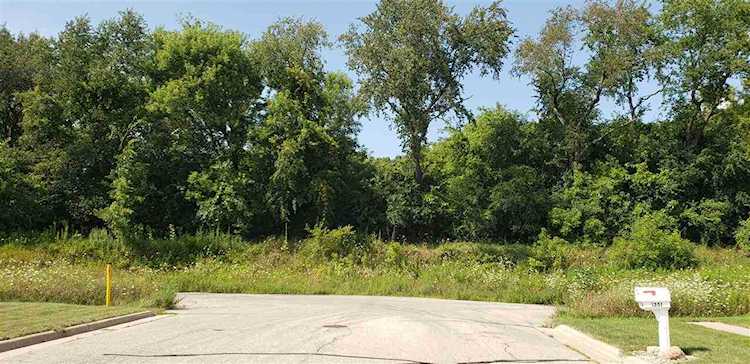 19 Ac Lake Dr Edgerton, WI 53534