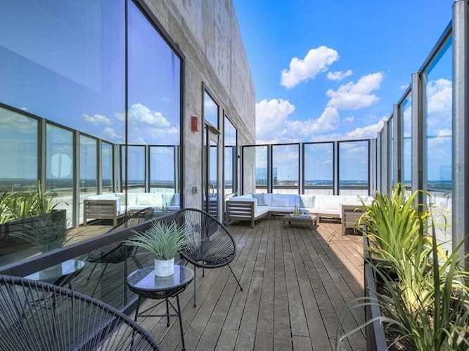 70 Rainey St #3203 Austin, TX 78701