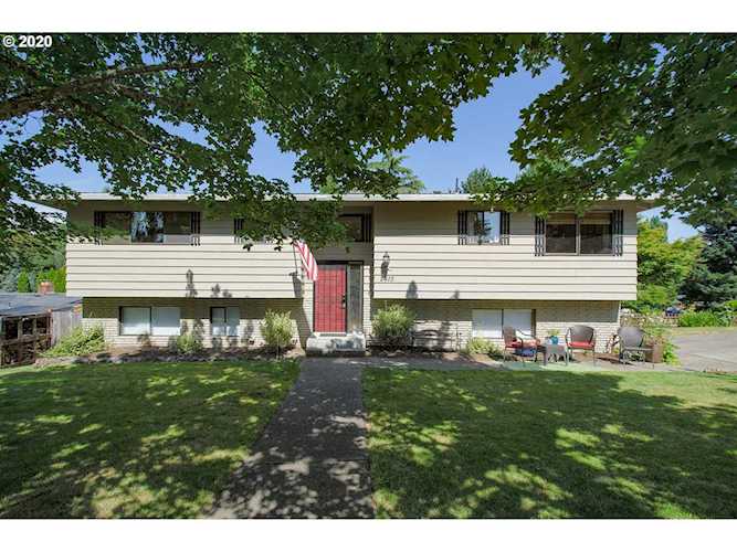 2413 19th St West Linn, OR 97068