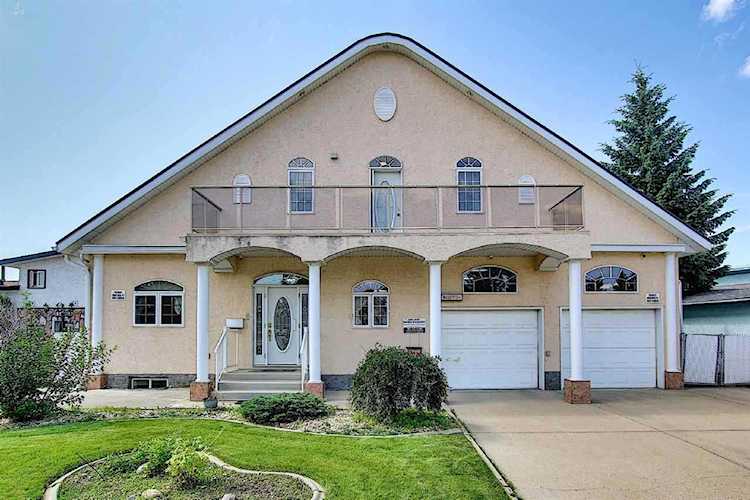 8032 173 Street NW Edmonton, AB T5T 0E8