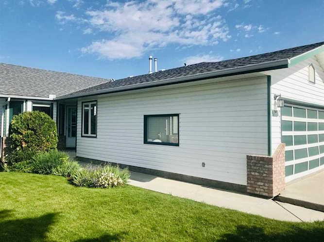 511 High View Point NW High River, AB T1V 1P1