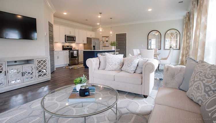 2623 Cason Lane Murfreesboro, TN 37128