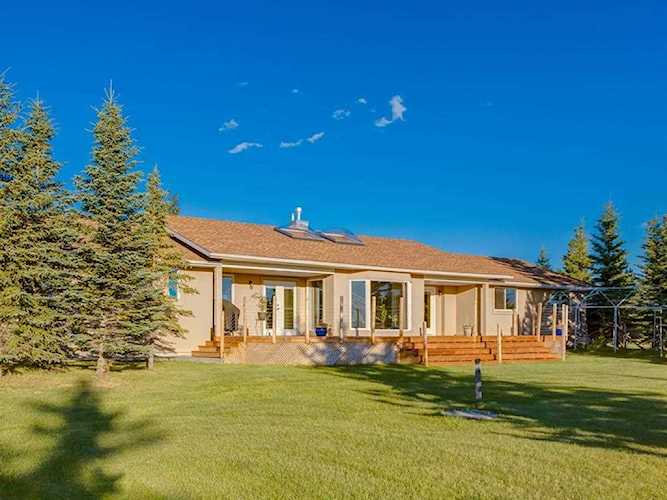 28 Crocus Ridge Point Rural Rocky View County, AB T3Z 1G4