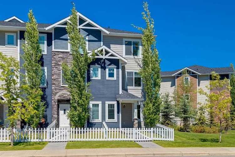 300 Marina Dr #11 Chestermere, AB T1X 0P6