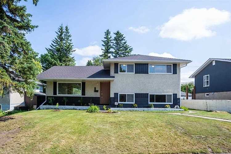2604 Cherokee Dr NW Calgary, AB T2L 0X9